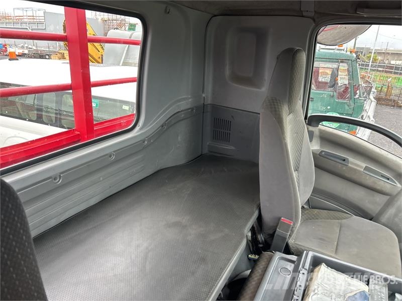 Isuzu FH FXZ 6x4 w/2010 Fassi 9.2 Ton F210 Flatbed Truck Darus teherautók