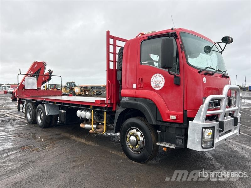 Isuzu FH FXZ 6x4 w/2010 Fassi 9.2 Ton F210 Flatbed Truck Darus teherautók