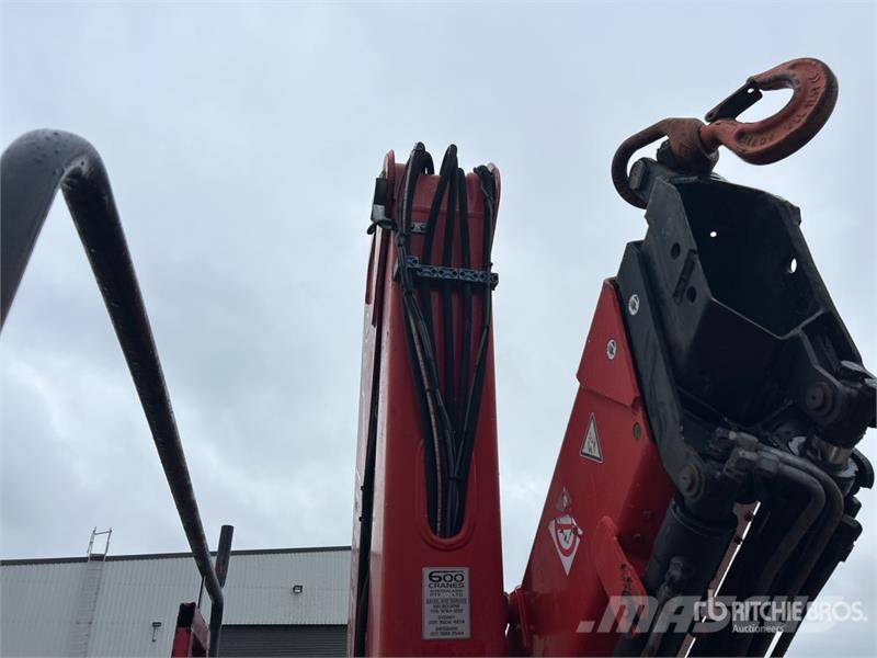 Isuzu FH FXZ 6x4 w/2010 Fassi 9.2 Ton F210 Flatbed Truck Darus teherautók