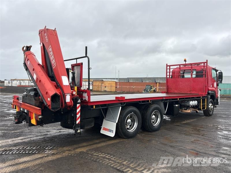 Isuzu FH FXZ 6x4 w/2010 Fassi 9.2 Ton F210 Flatbed Truck Darus teherautók