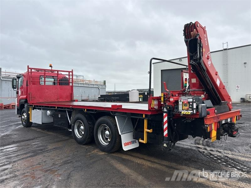 Isuzu FH FXZ 6x4 w/2010 Fassi 9.2 Ton F210 Flatbed Truck Darus teherautók
