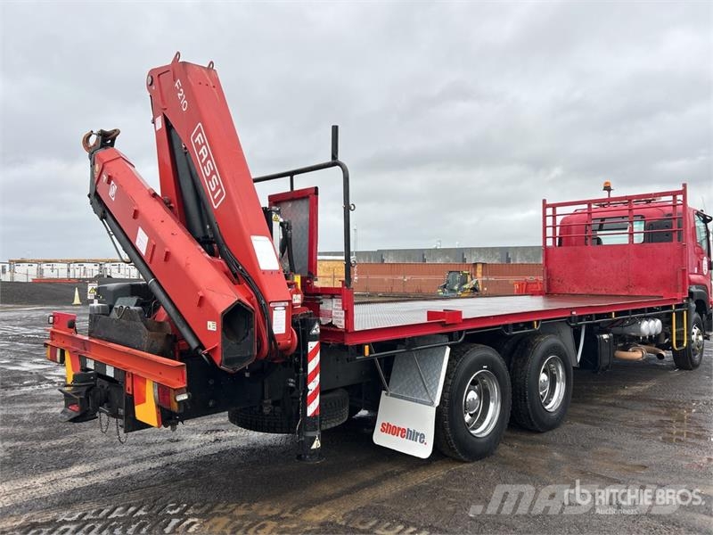 Isuzu FH FXZ 6x4 w/2010 Fassi 9.2 Ton F210 Flatbed Truck Darus teherautók