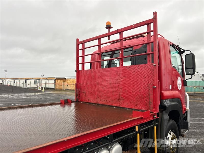 Isuzu FH FXZ 6x4 w/2010 Fassi 9.2 Ton F210 Flatbed Truck Darus teherautók