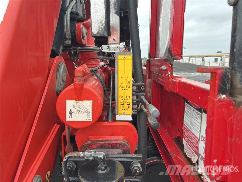 Isuzu FH FXZ 6x4 w/2010 Fassi 9.2 Ton F210 Flatbed Truck Darus teherautók