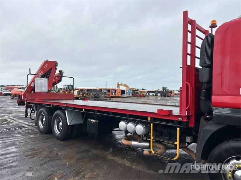 Isuzu FH FXZ 6x4 w/2010 Fassi 9.2 Ton F210 Flatbed Truck Darus teherautók