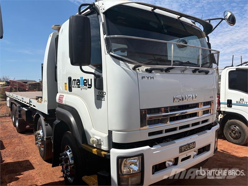 Isuzu FH FYH 8.8 m Tilt Deck Trailer Mélybölcsős