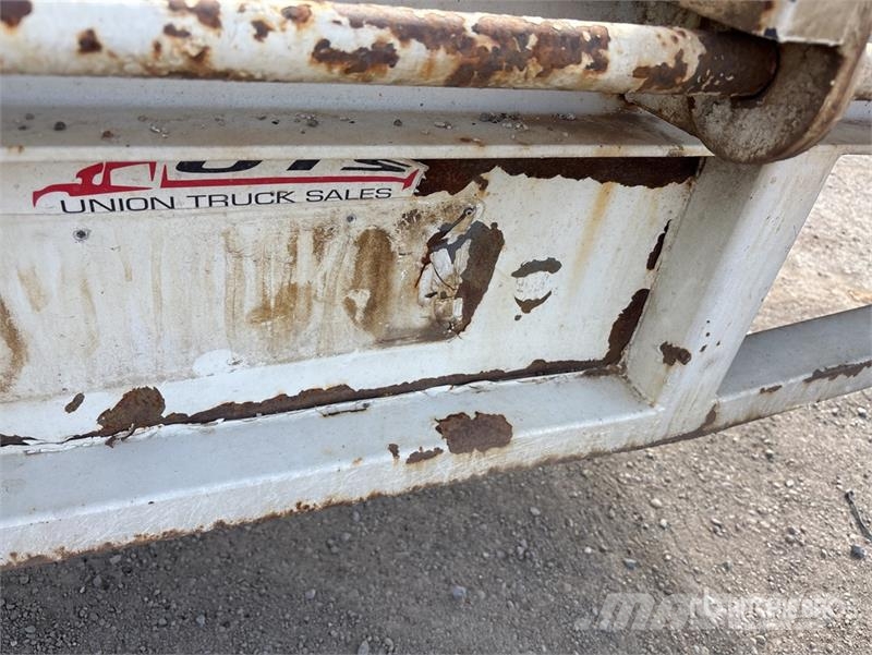Isuzu FRR500 4x2 Flatbed Truck Platformas/izkraušana no sāniem