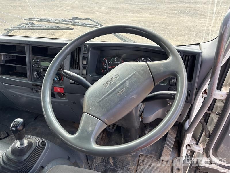 Isuzu FRR500 4x2 Flatbed Truck Platformas/izkraušana no sāniem