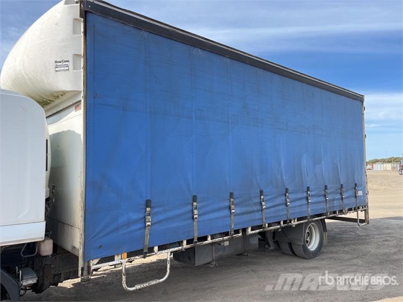 Isuzu FSR850 4x2 Curtain Side Truck Pritsche & Plane
