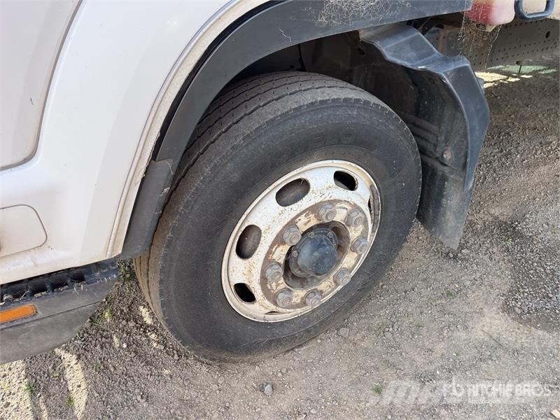 Isuzu FSR850 4x2 Curtain Side Truck Pritsche & Plane