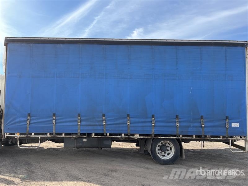 Isuzu FSR850 4x2 Curtain Side Truck Pritsche & Plane