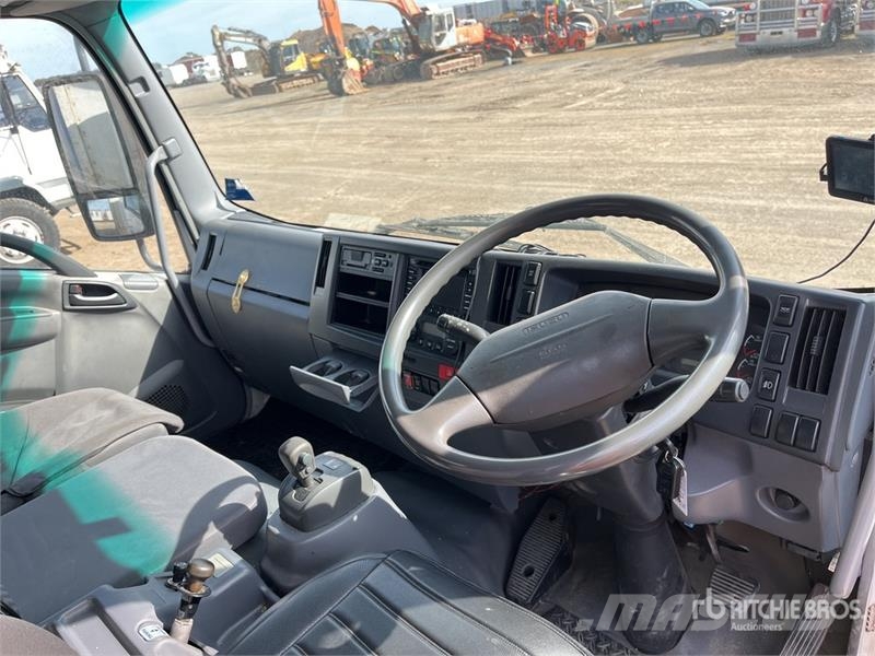 Isuzu FSR850 4x2 Curtain Side Truck Pritsche & Plane