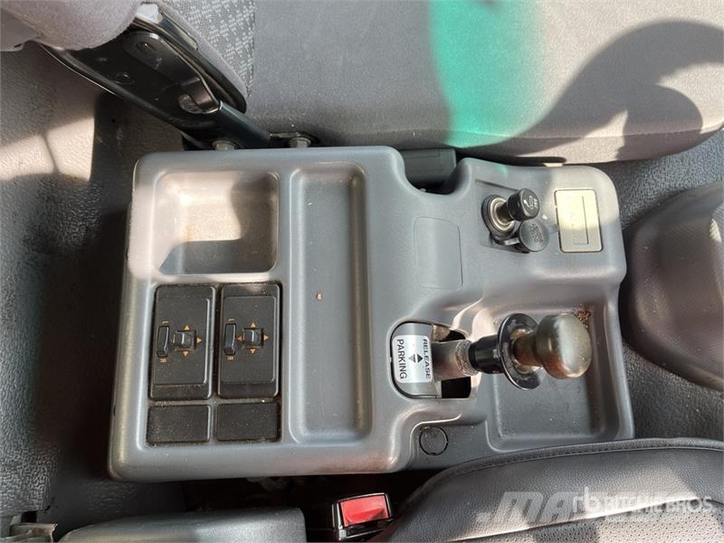 Isuzu FSR850 4x2 Curtain Side Truck Pritsche & Plane