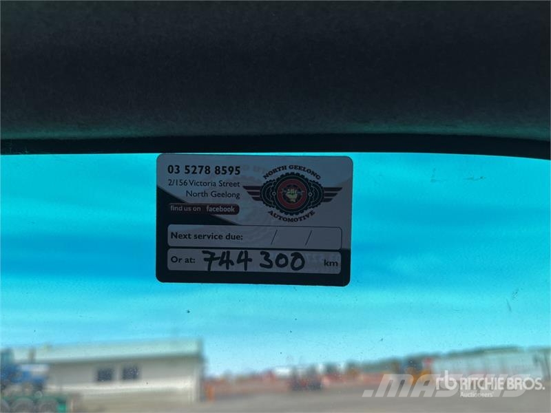 Isuzu FSR850 4x2 Curtain Side Truck Pritsche & Plane