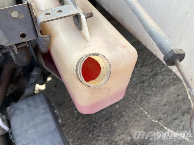 Isuzu FSR850 4x2 Curtain Side Truck Pritsche & Plane