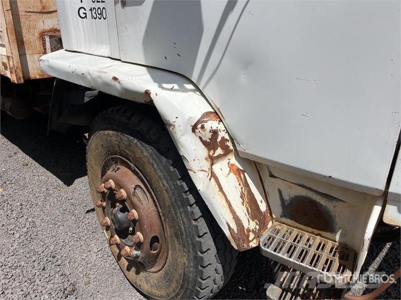 Isuzu FTR 4x2 S/A Dump Truck Billenő teherautók