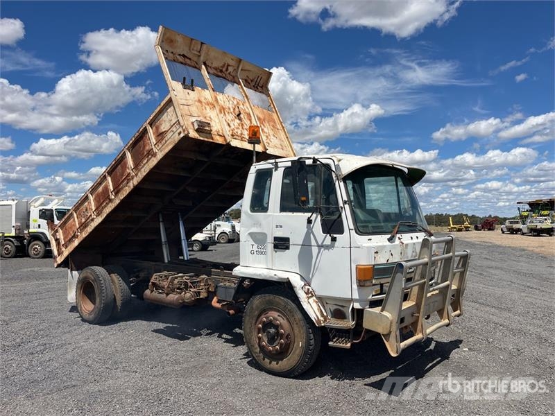 Isuzu FTR 4x2 S/A Dump Truck Billenő teherautók