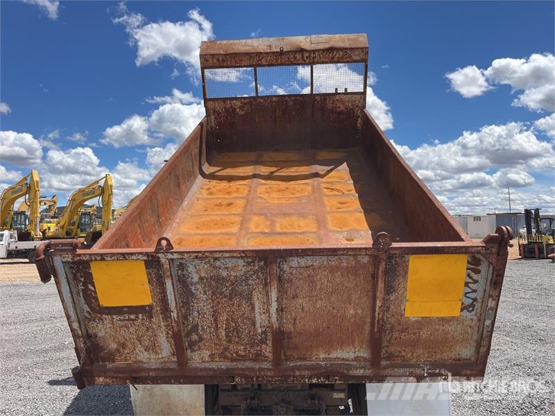 Isuzu FTR 4x2 S/A Dump Truck Billenő teherautók