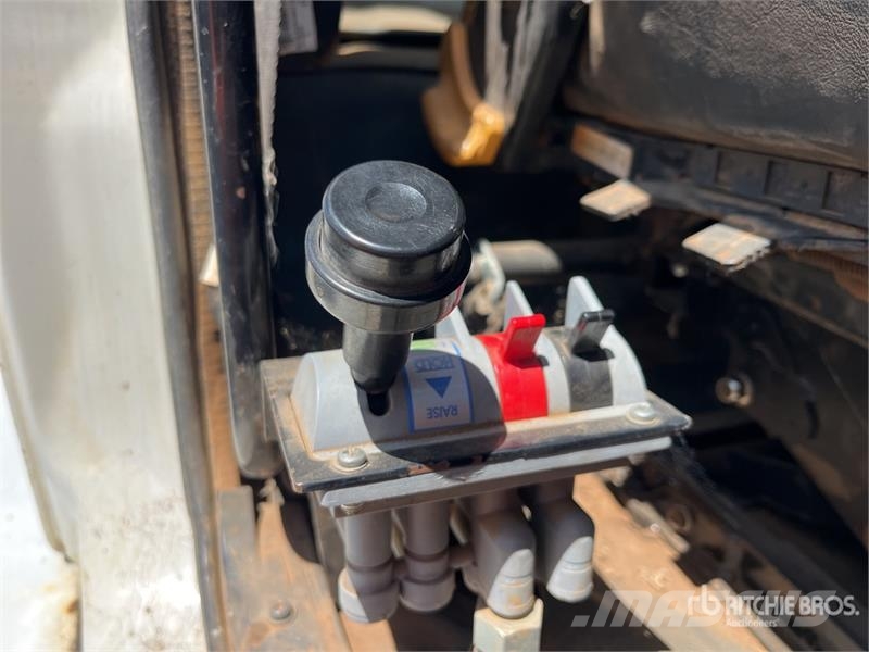 Isuzu FTR 4x2 S/A Dump Truck Billenő teherautók