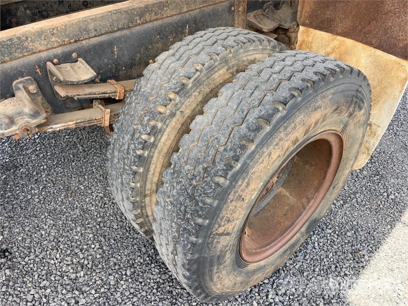 Isuzu FTR 4x2 S/A Dump Truck Billenő teherautók