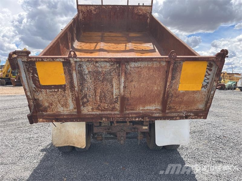 Isuzu FTR 4x2 S/A Dump Truck Billenő teherautók