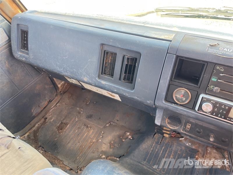 Isuzu FTR 4x2 S/A Dump Truck Billenő teherautók