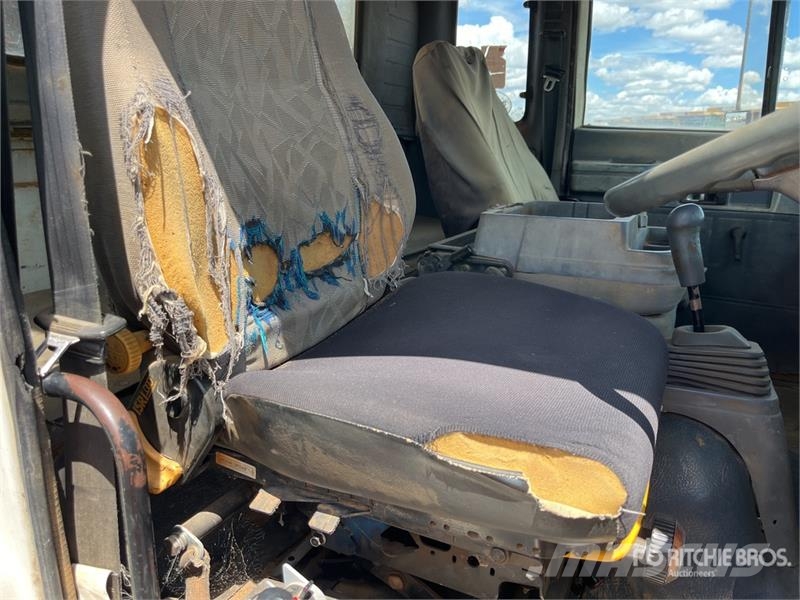 Isuzu FTR 4x2 S/A Dump Truck Billenő teherautók
