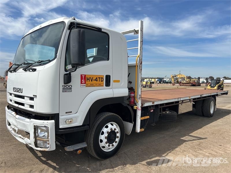 Isuzu FTR 900 4x2 Flatbed Truck شاحنات مسطحة/مفصلية الجوانب