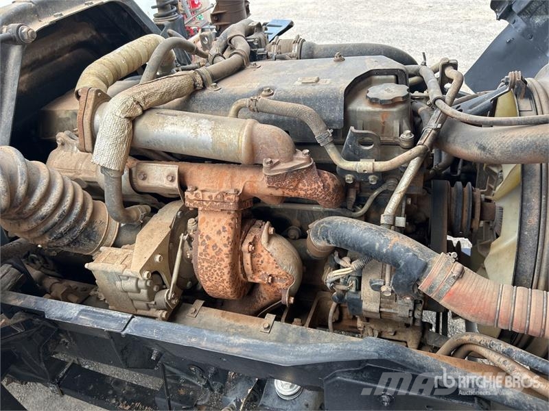 Isuzu FTR 900 4x2 Flatbed Truck شاحنات مسطحة/مفصلية الجوانب