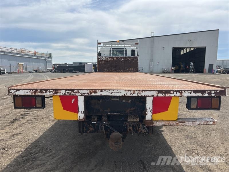 Isuzu FTR 900 4x2 Flatbed Truck شاحنات مسطحة/مفصلية الجوانب