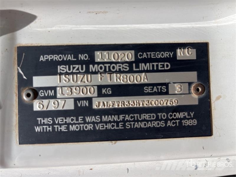 Isuzu FTR800 4x2 Fuel and Lube Truck Tartályos teherautók