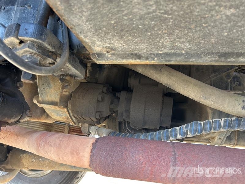 Isuzu FTS5MF 4x4 w/ 1994 Palfinger PE14000BX 2610 kg Knu شاحنات الرافعات