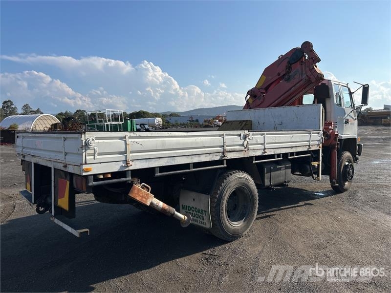 Isuzu FTS5MF 4x4 w/ 1994 Palfinger PE14000BX 2610 kg Knu شاحنات الرافعات