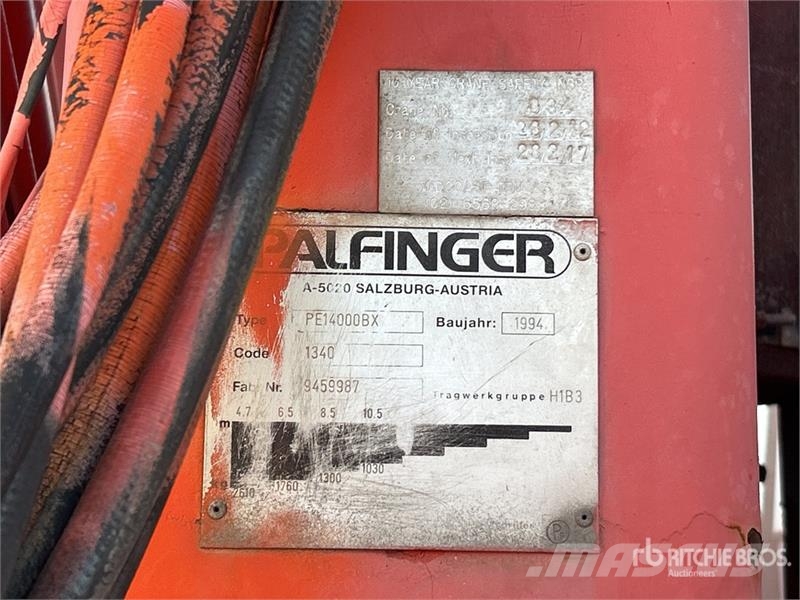Isuzu FTS5MF 4x4 w/ 1994 Palfinger PE14000BX 2610 kg Knu شاحنات الرافعات