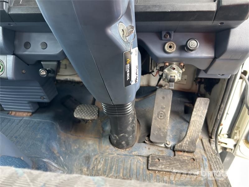 Isuzu FTS5MF 4x4 w/ 1994 Palfinger PE14000BX 2610 kg Knu شاحنات الرافعات
