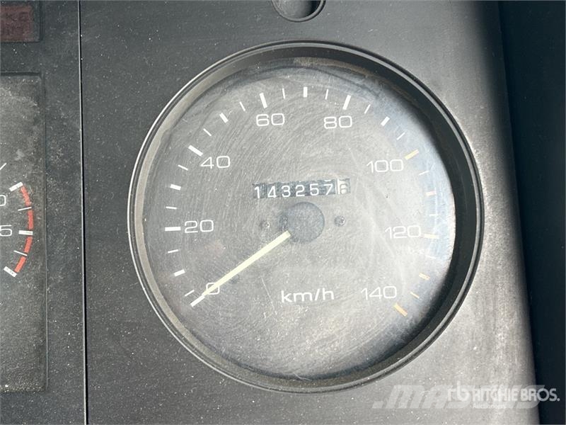 Isuzu FTS5MF 4x4 w/ 1994 Palfinger PE14000BX 2610 kg Knu Camiones grúa