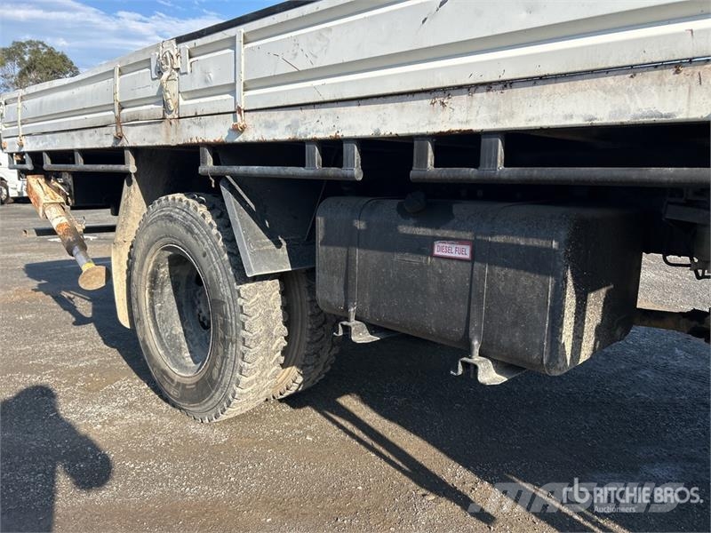 Isuzu FTS5MF 4x4 w/ 1994 Palfinger PE14000BX 2610 kg Knu شاحنات الرافعات