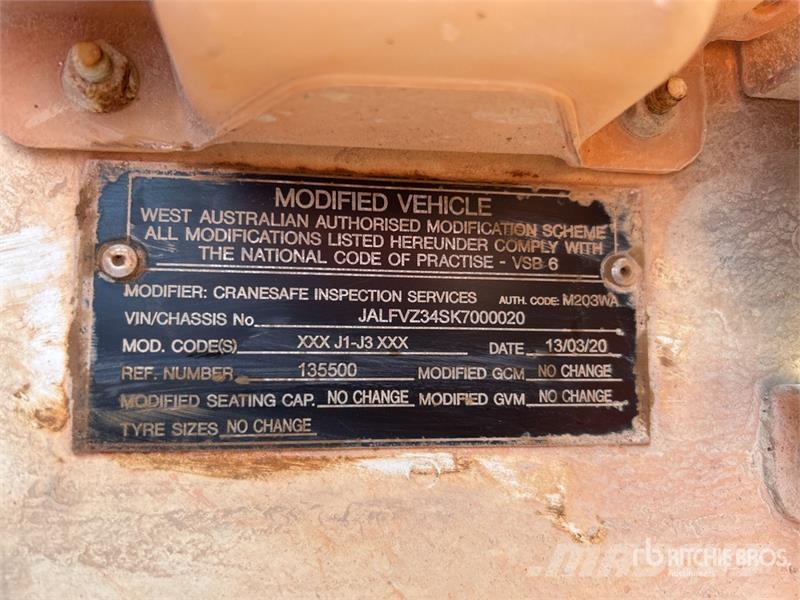 Isuzu FVZ 260-300 6x4 Fuel and Lube Truck Tankwagen