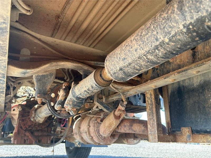 Isuzu FVZ 260-300 6x4 Fuel and Lube Truck Tankwagen