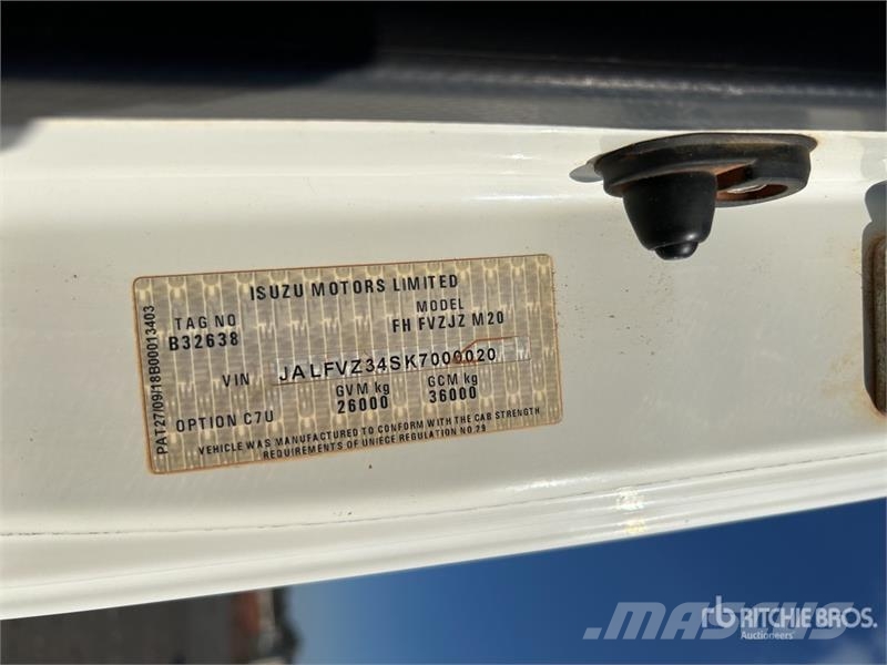 Isuzu FVZ 260-300 6x4 Fuel and Lube Truck Tankwagen