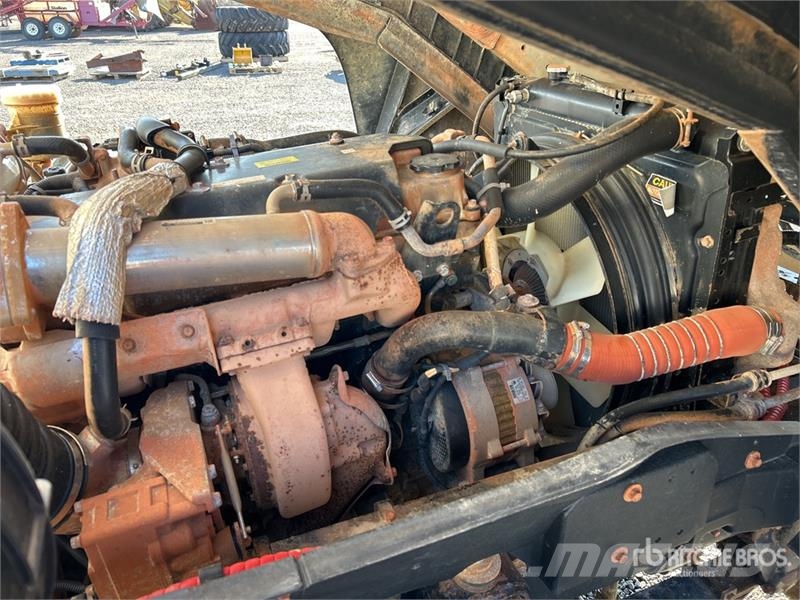 Isuzu FVZ 260-300 6x4 Fuel and Lube Truck Tankwagen