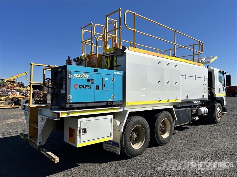 Isuzu FVZ 260-300 6x4 Fuel and Lube Truck Tankwagen