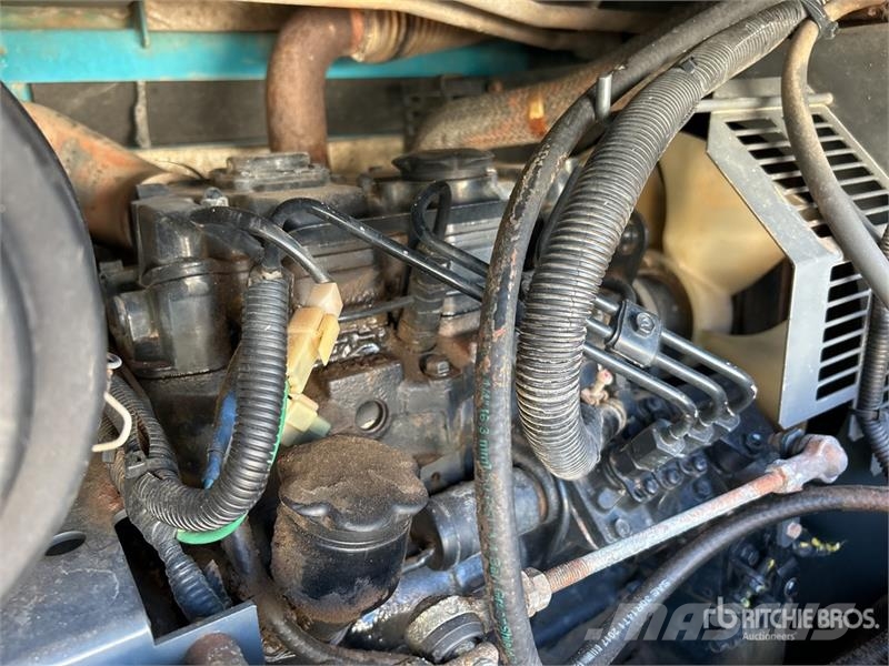 Isuzu FVZ 260-300 6x4 Fuel and Lube Truck Tankwagen