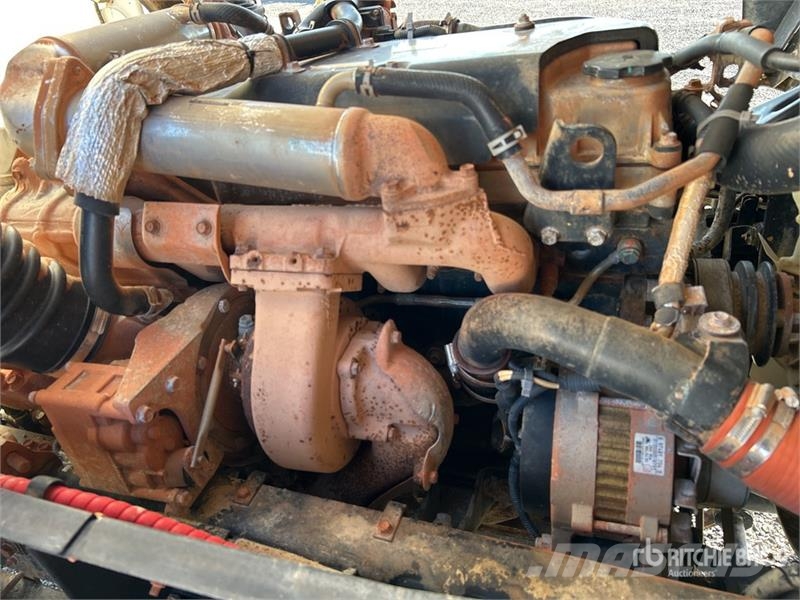 Isuzu FVZ 260-300 6x4 Fuel and Lube Truck Tankwagen