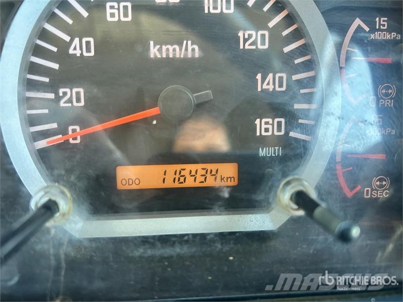 Isuzu FVZ 260-300 6x4 Fuel and Lube Truck Tankwagen