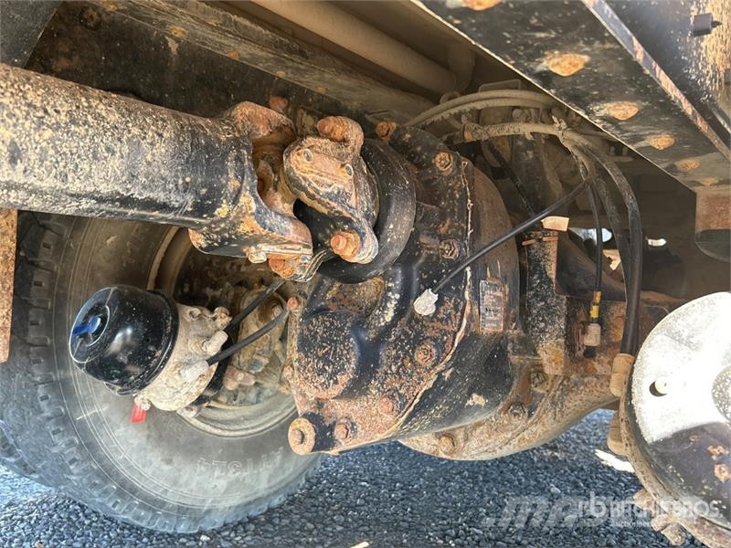 Isuzu FVZ 260-300 6x4 Fuel and Lube Truck Tankwagen