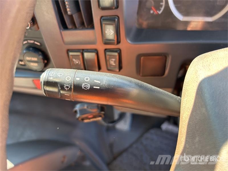 Isuzu FVZ 260-300 6x4 Fuel and Lube Truck Tankwagen