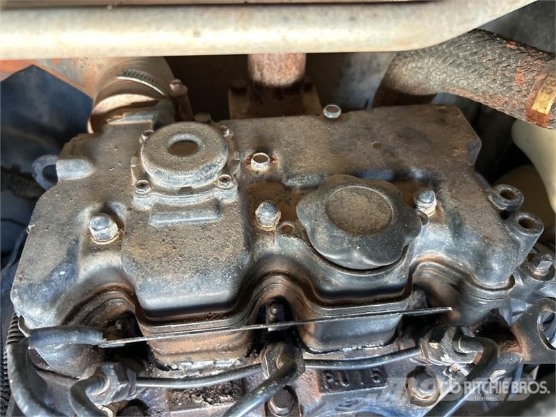 Isuzu FVZ 260-300 6x4 Fuel and Lube Truck Tankwagen