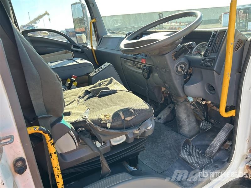 Isuzu FVZ 260-300 6x4 Fuel and Lube Truck Tankwagen