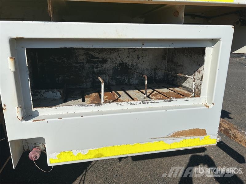 Isuzu FVZ 260-300 6x4 Fuel and Lube Truck Tankwagen